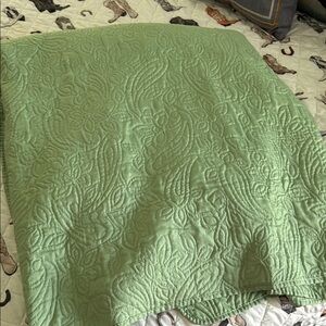 Green Floral Quilted Blanket